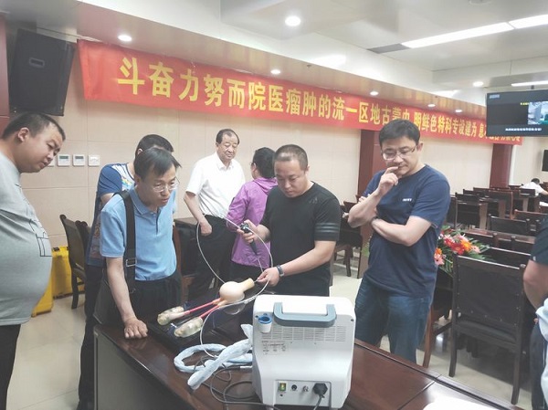 學員進行模擬器操作二.jpg